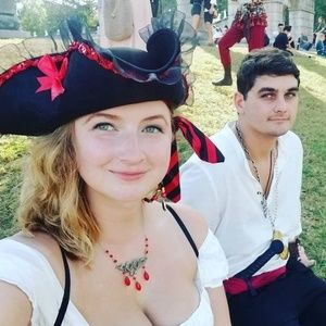Meet your Posher, Olivia